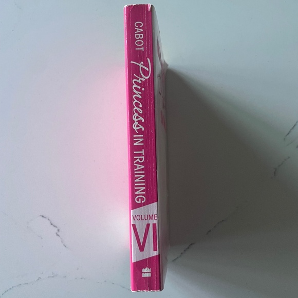 The Princess Diaries Vol. VI: Princess in Training | Meg Cabot | YA Paperback - Picture 3 of 4
